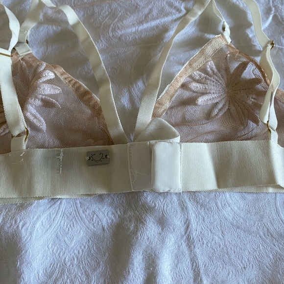 For Love and lemons mesh with flower detail bra - Picture 3 of 4